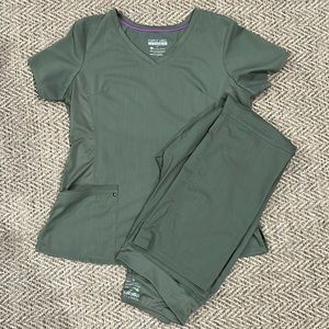 Women’s healing hand scrub set
